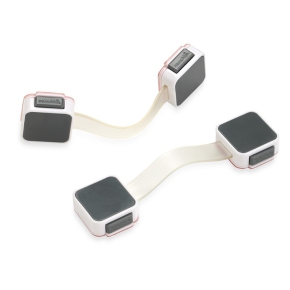 MUNCHKIN Xtraguard Dual Action Multi Use Latches Safety Baby Toddler - Picture 2 of 5